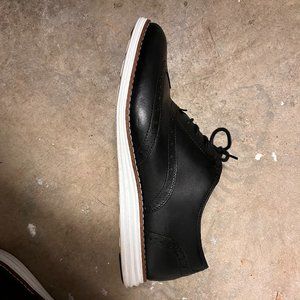 Cole Haan Wingtip Oxfords | Black | Size 8